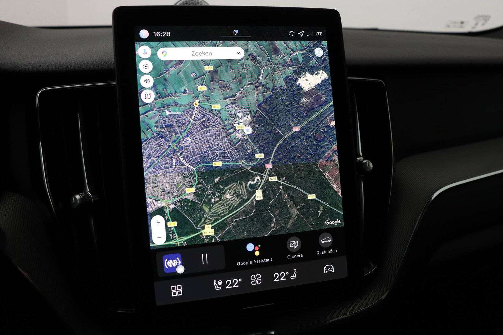 Volvo XC60 T8 Ultra Black Edition | Luchtvering | Bowers&Wilkins | Panoramadak | 360° Camera | Massage+Ventilatie | Head-Up | Trekhaak | BLIS | 21 Inch