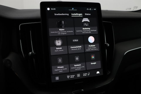 Volvo XC60 T8 Ultra Black Edition | Luchtvering | Bowers&Wilkins | Panoramadak | 360° Camera | Massage+Ventilatie | Head-Up | Trekhaak | BLIS | 21 Inch