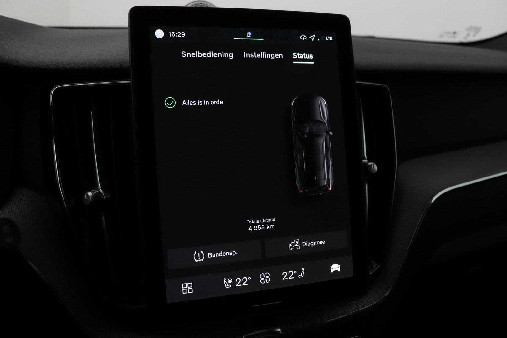 Volvo XC60 T8 Ultra Black Edition | Luchtvering | Bowers&Wilkins | Panoramadak | 360° Camera | Massage+Ventilatie | Head-Up | Trekhaak | BLIS | 21 Inch