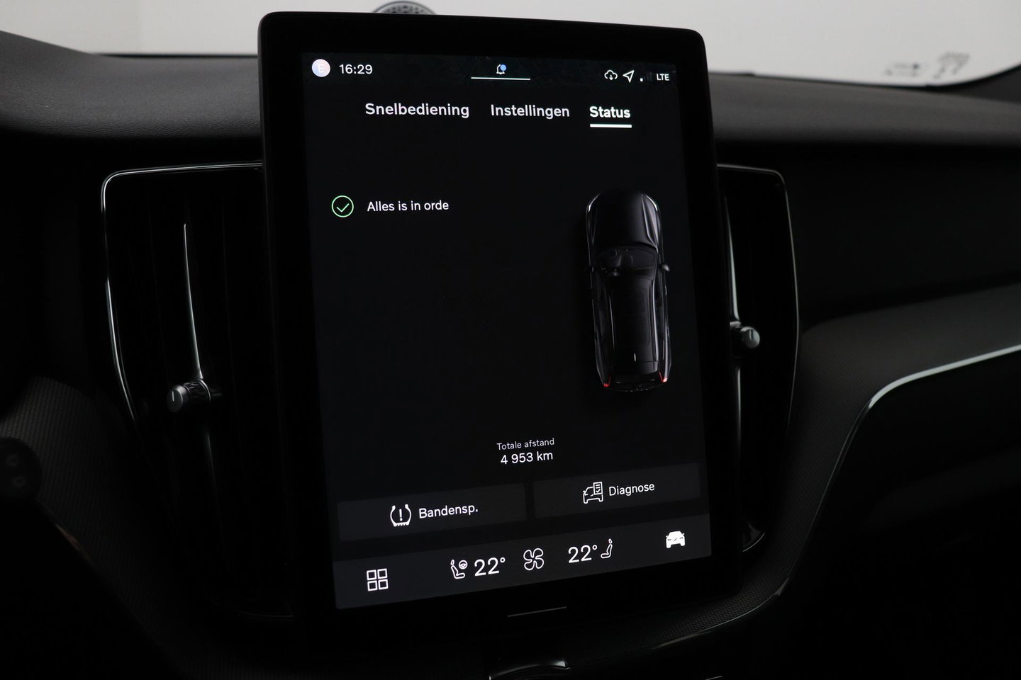 Volvo XC60 T8 Ultra Black Edition | Luchtvering | Bowers&Wilkins | Panoramadak | 360° Camera | Massage+Ventilatie | Head-Up | Trekhaak | BLIS | 21 Inch