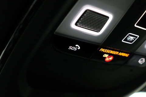 Volvo XC60 T8 Ultra Black Edition | Luchtvering | Bowers&Wilkins | Panoramadak | 360° Camera | Massage+Ventilatie | Head-Up | Trekhaak | BLIS | 21 Inch