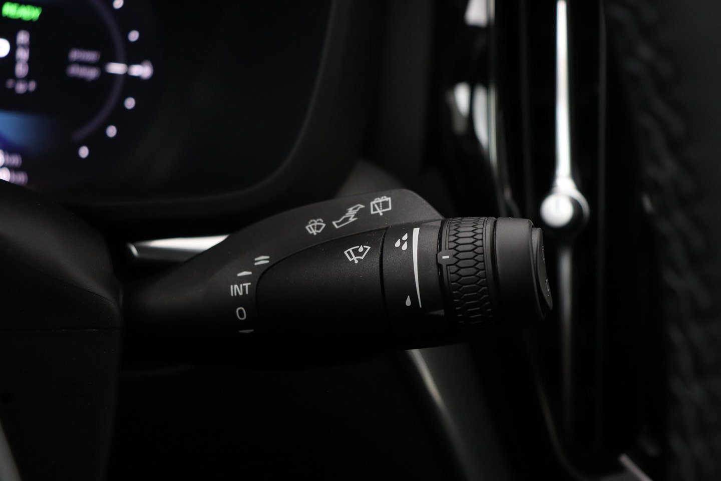 Volvo XC60 T8 Ultra Black Edition | Luchtvering | Bowers&Wilkins | Panoramadak | 360° Camera | Massage+Ventilatie | Head-Up | Trekhaak | BLIS | 21 Inch