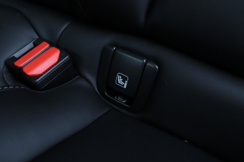 Volvo XC60 T8 Ultra Black Edition | Luchtvering | Bowers&Wilkins | Panoramadak | 360° Camera | Massage+Ventilatie | Head-Up | Trekhaak | BLIS | 21 Inch