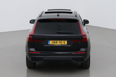 Volvo XC60 T8 Ultra Black Edition | Luchtvering | Bowers&Wilkins | Panoramadak | 360° Camera | Massage+Ventilatie | Head-Up | Trekhaak | BLIS | 21 Inch