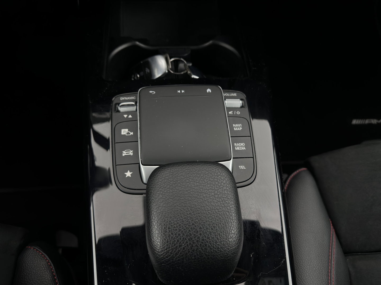 Mercedes-Benz CLA-Klasse 200 Business Solution AMG (INCL.BTW) Aut. *LEATHER-MICROFIBRE | FULL-LED | HEATED-SPORTSEATS | AMBIENT-LIGHT | DIGI-COCKPIT | DAB+ | NAVI-FULLMAP | CAMERA | PRIVACYGLASS | SHIFTPADDLES | 18''ALU*