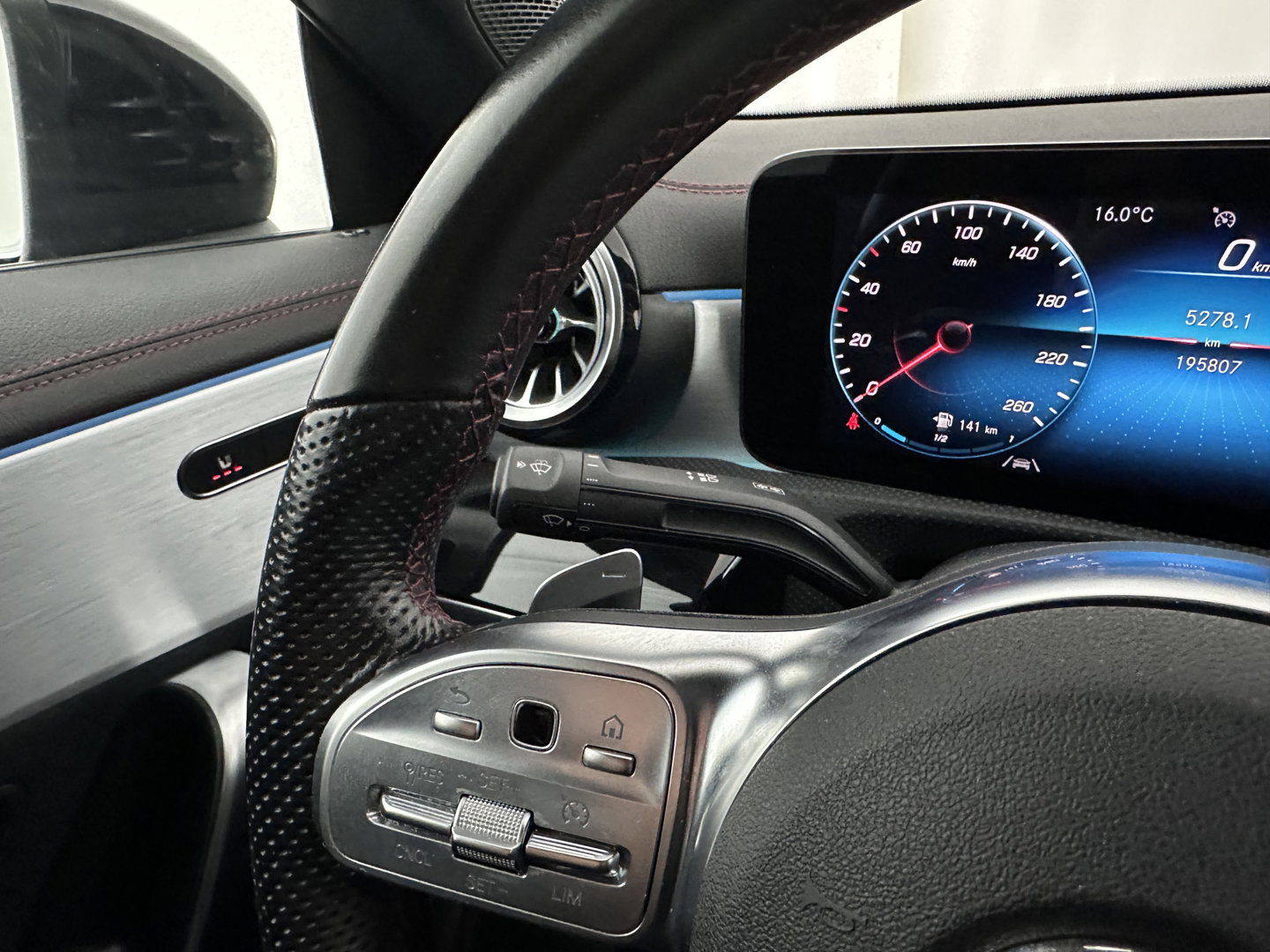 Mercedes-Benz CLA-Klasse 200 Business Solution AMG (INCL.BTW) Aut. *LEATHER-MICROFIBRE | FULL-LED | HEATED-SPORTSEATS | AMBIENT-LIGHT | DIGI-COCKPIT | DAB+ | NAVI-FULLMAP | CAMERA | PRIVACYGLASS | SHIFTPADDLES | 18''ALU*
