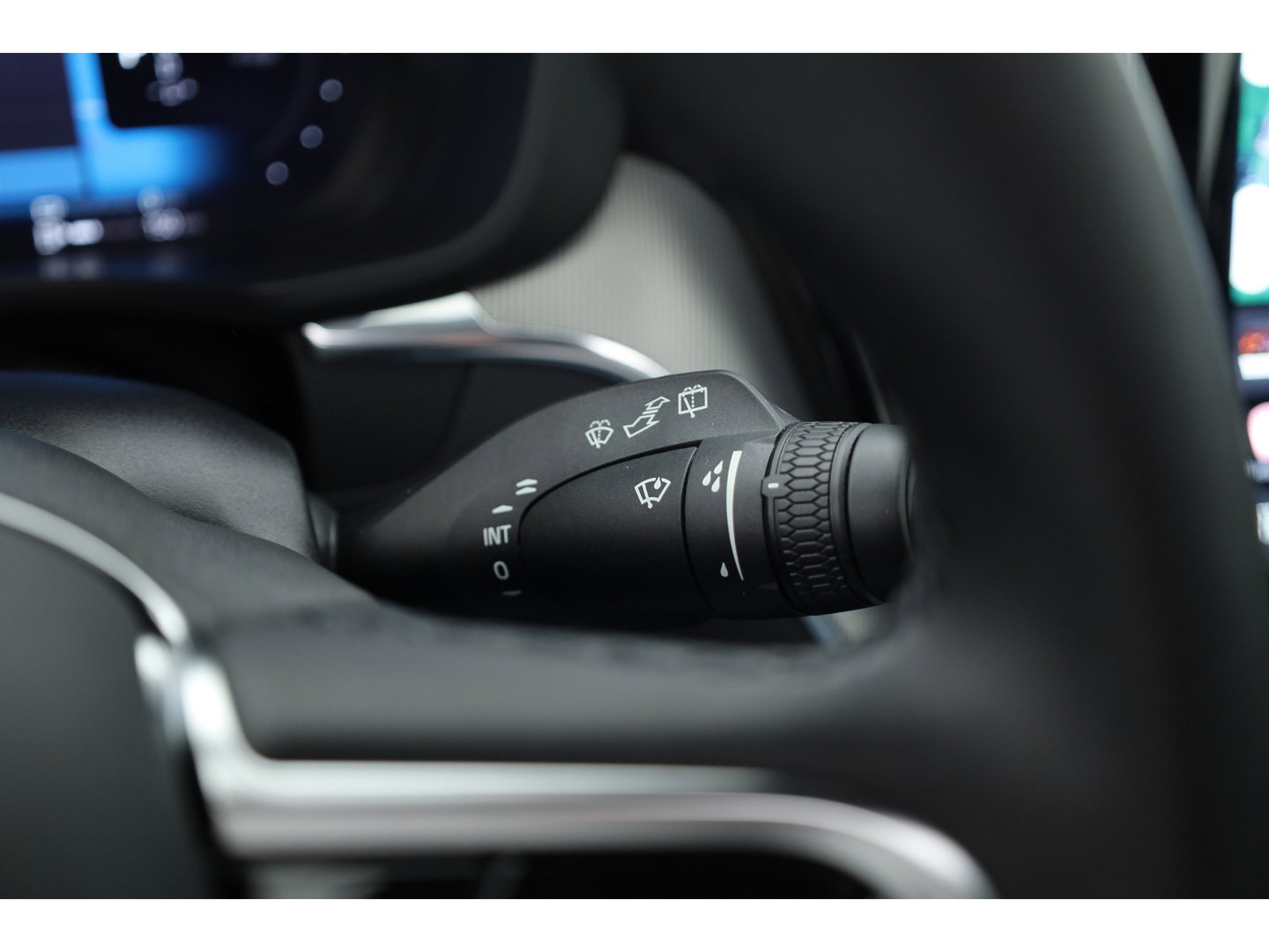 Volvo XC60 2.0 T8 Plug-in hybrid AWD Plus Black Edition | Pano | Soh 97% | Pilot Assist | H&K Audio | Mem. Stoelen |