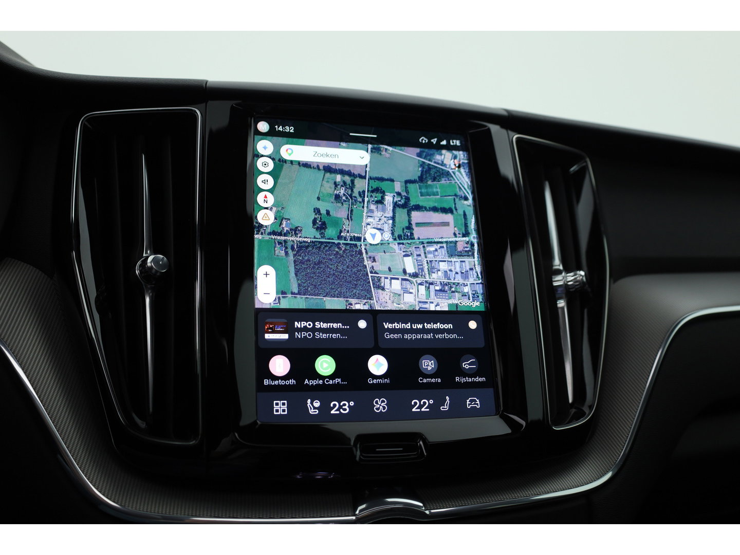 Volvo XC60 2.0 T8 Plug-in hybrid AWD Plus Black Edition | Pano | Soh 97% | Pilot Assist | H&K Audio | Mem. Stoelen |