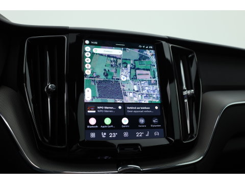 Volvo XC60 2.0 T8 Plug-in hybrid AWD Plus Black Edition | Pano | Soh 97% | Pilot Assist | H&K Audio | Mem. Stoelen |