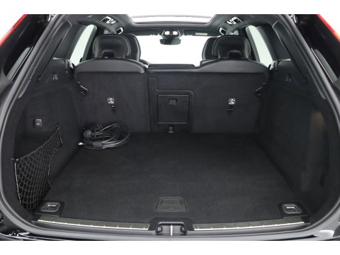 Volvo XC60 2.0 T8 Plug-in hybrid AWD Plus Black Edition | Pano | Soh 97% | Pilot Assist | H&K Audio | Mem. Stoelen |