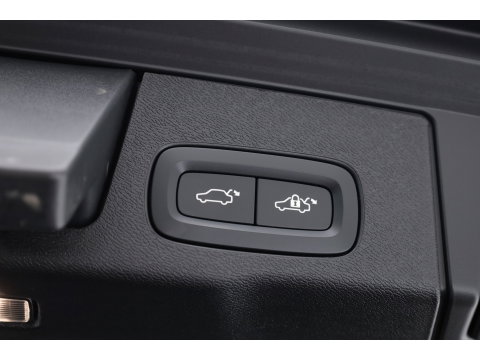 Volvo XC60 2.0 T8 Plug-in hybrid AWD Plus Black Edition | Pano | Soh 97% | Pilot Assist | H&K Audio | Mem. Stoelen |