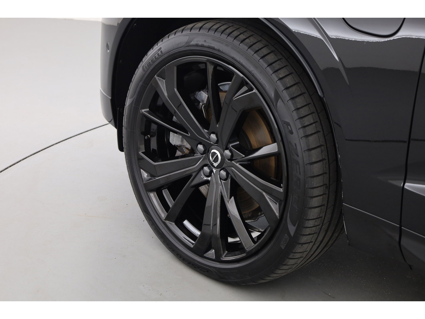 Volvo XC60 2.0 T8 Plug-in hybrid AWD Plus Black Edition | Pano | Soh 97% | Pilot Assist | H&K Audio | Mem. Stoelen |