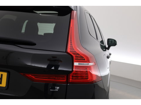 Volvo XC60 2.0 T8 Plug-in hybrid AWD Plus Black Edition | Pano | Soh 97% | Pilot Assist | H&K Audio | Mem. Stoelen |
