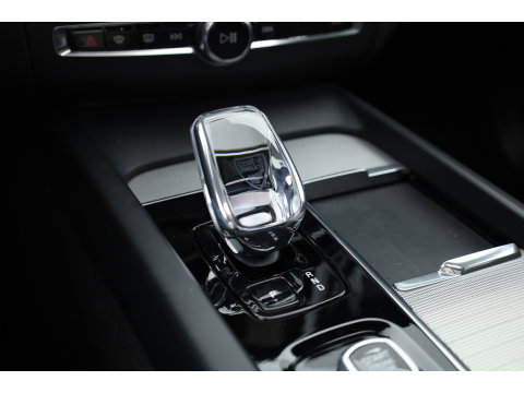 Volvo XC60 2.0 T8 Plug-in hybrid AWD Plus Black Edition | Pano | Soh 97% | Pilot Assist | H&K Audio | Mem. Stoelen |