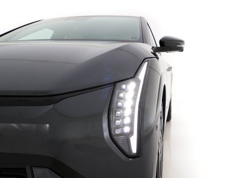 Kia EV4 GT-Line 81.4 kWh (3-Fase-11kW) { SoH-100%} Aut. *HEATPUMP | LEATHER | HARMAN/KARDON | PREMIUM-RELAX-SEATS | ADAPTIVE-LED | V2L | TOPVIEW | CARPLAY | BLINDSPOT | DIGI-COCKPIT | PRIVACY-GLASS | ECC | PDC | HEATED /VENTILATED | 19"ALU*