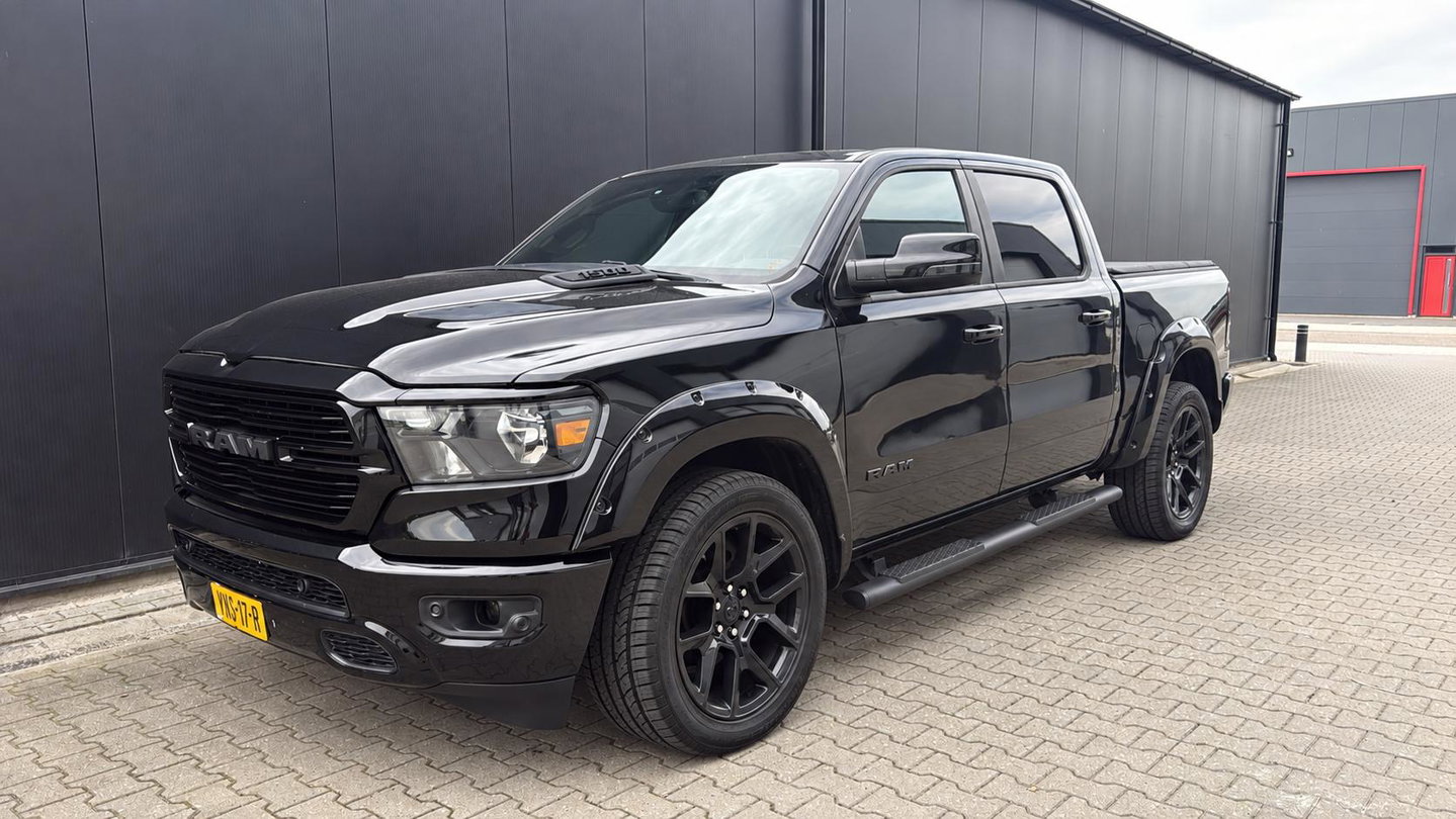 Dodge Ram Pick-Up 1500 4x4 Crew Cab LPG Marge (btw vrij) Blackout