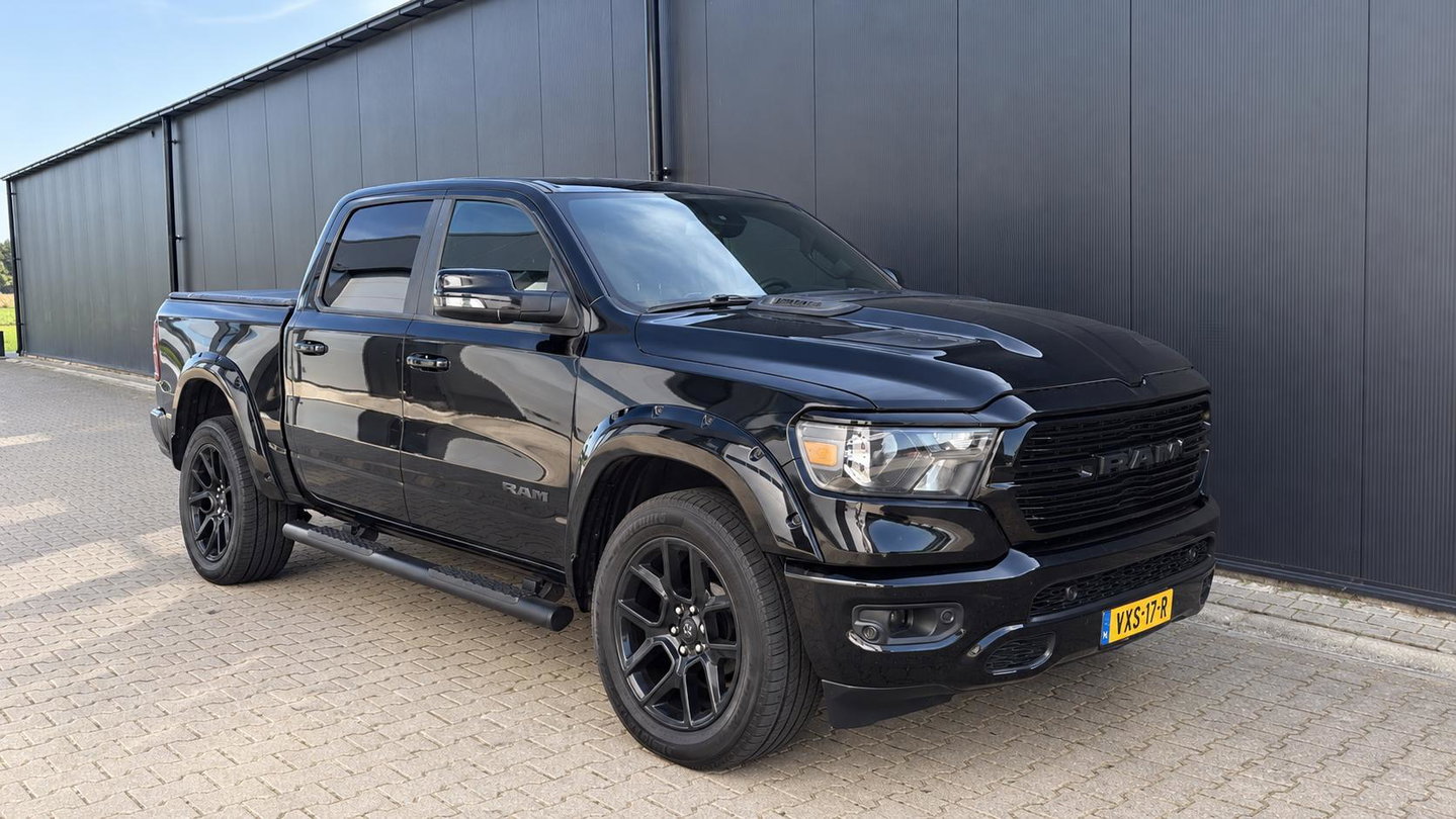 Dodge Ram Pick-Up 1500 4x4 Crew Cab LPG Marge (btw vrij) Blackout