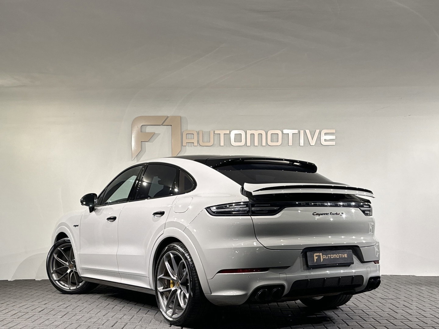 Porsche Cayenne Coupé 4.0 Turbo S E-Hybrid Full Carbon|Ceramic|Krijtgrijs