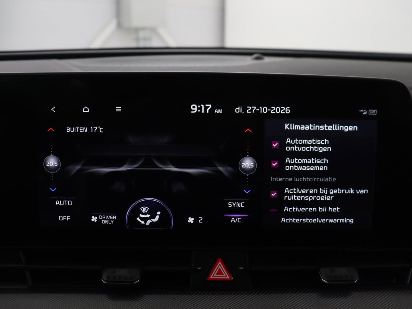 Kia Sportage 1.6 T-GDi Plug-in Hybrid AWD DynamicPlusLine | SOH 96,8% | Panorama dak | Trekhaak | Achteruitrijcamera | Apple CarPlay | Elektrisch bedienbare achterklep