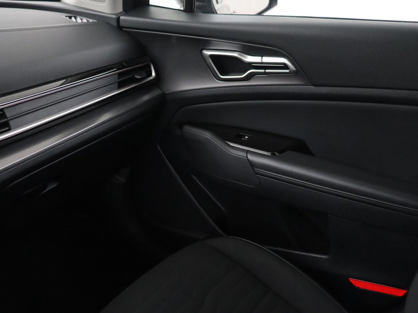 Kia Sportage 1.6 T-GDi Plug-in Hybrid AWD DynamicPlusLine | SOH 96,8% | Panorama dak | Trekhaak | Achteruitrijcamera | Apple CarPlay | Elektrisch bedienbare achterklep