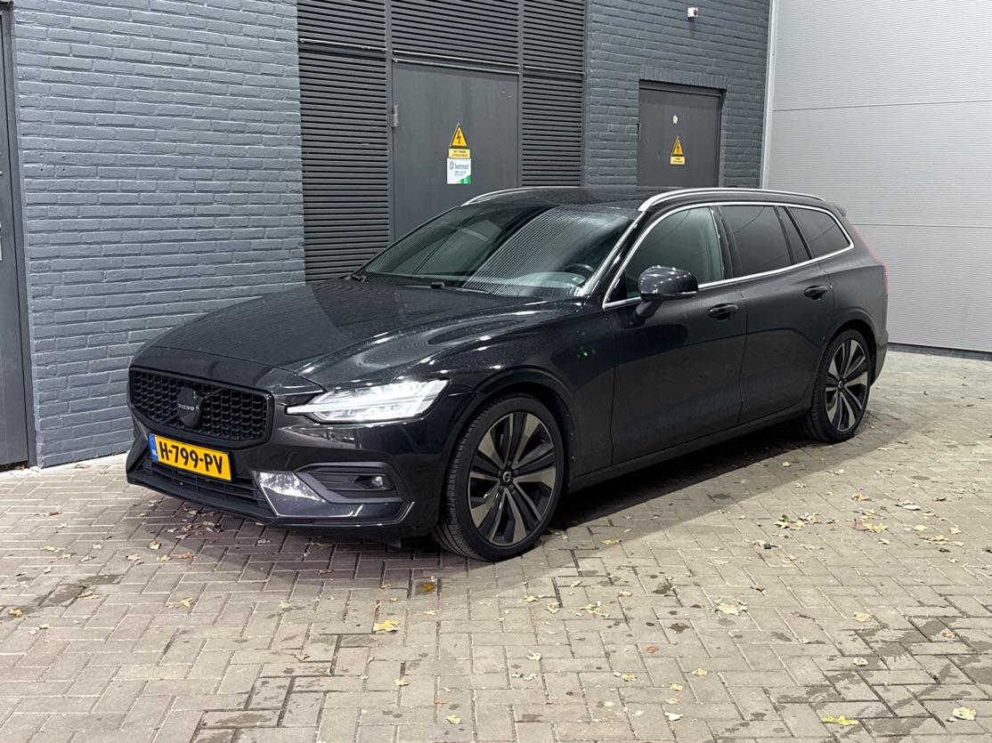 Volvo V60 2.0 T4 Momentum Pro | Harman/Kardon | Panoramadak | Trekhaak | Camera | Stoelverwarming | 19 Inch