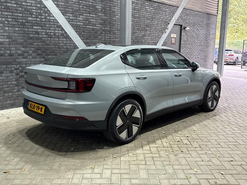 Polestar 2 Long Range Single Motor Plus | 82 kWh | Harman/Kardon | Panoramadak | ACC | Camera | Keyless | Stoelverwarming | 19 Inch