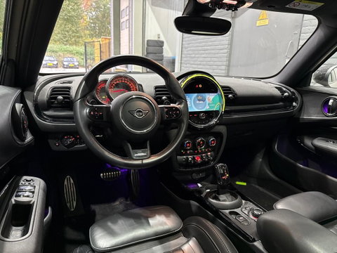 MINI Clubman 2.0 JCW ALL4 John Cooper Works | Panoramadak | Stoelverwarming | Keyless | Cruise Control | Navigatie | 19 Inch