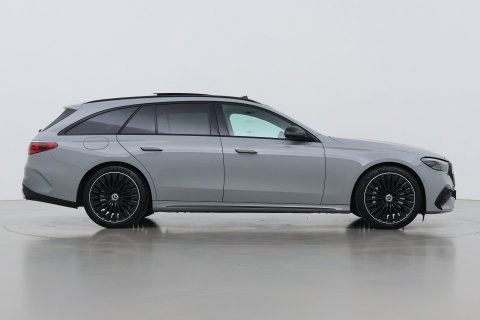 Mercedes-Benz E-Klasse 300 e AMG Line | Nightpakket | Panoramadak | 360° Camera | Trekhaak | Keyless | Stoelverwarming | 20 Inch