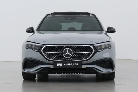 Mercedes-Benz E-Klasse 300 e AMG Line | Nightpakket | Panoramadak | 360° Camera | Trekhaak | Keyless | Stoelverwarming | 20 Inch