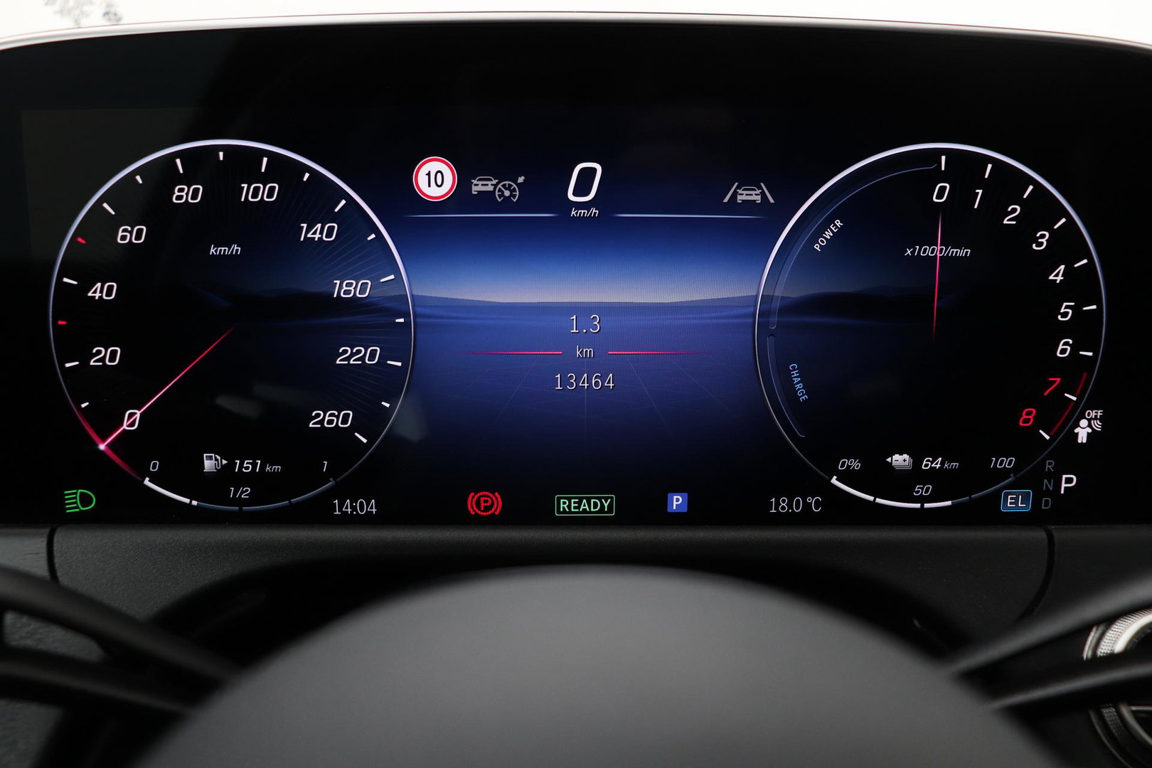 Mercedes-Benz E-Klasse 300 e AMG Line | Nightpakket | Panoramadak | 360° Camera | Trekhaak | Keyless | Stoelverwarming | 20 Inch