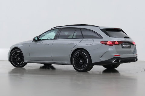 Mercedes-Benz E-Klasse 300 e AMG Line | Nightpakket | Panoramadak | 360° Camera | Trekhaak | Keyless | Stoelverwarming | 20 Inch
