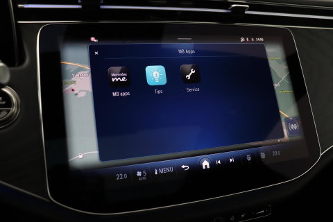 Mercedes-Benz E-Klasse 300 e AMG Line | Nightpakket | Panoramadak | 360° Camera | Trekhaak | Keyless | Stoelverwarming | 20 Inch