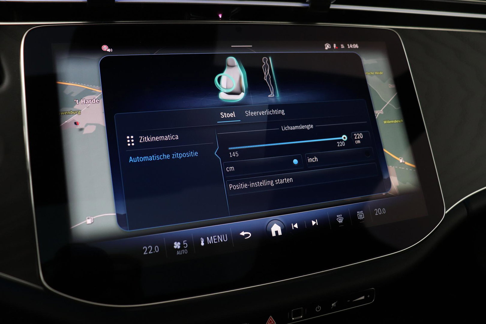 Mercedes-Benz E-Klasse 300 e AMG Line | Nightpakket | Panoramadak | 360° Camera | Trekhaak | Keyless | Stoelverwarming | 20 Inch