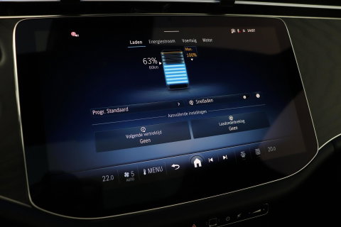 Mercedes-Benz E-Klasse 300 e AMG Line | Nightpakket | Panoramadak | 360° Camera | Trekhaak | Keyless | Stoelverwarming | 20 Inch