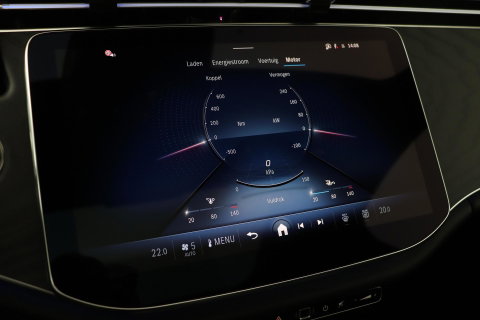 Mercedes-Benz E-Klasse 300 e AMG Line | Nightpakket | Panoramadak | 360° Camera | Trekhaak | Keyless | Stoelverwarming | 20 Inch