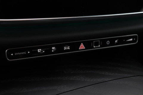 Mercedes-Benz E-Klasse 300 e AMG Line | Nightpakket | Panoramadak | 360° Camera | Trekhaak | Keyless | Stoelverwarming | 20 Inch