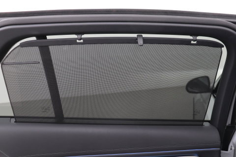 Mercedes-Benz E-Klasse 300 e AMG Line | Nightpakket | Panoramadak | 360° Camera | Trekhaak | Keyless | Stoelverwarming | 20 Inch