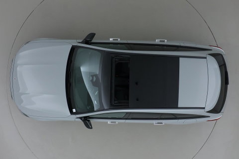Mercedes-Benz E-Klasse 300 e AMG Line | Nightpakket | Panoramadak | 360° Camera | Trekhaak | Keyless | Stoelverwarming | 20 Inch
