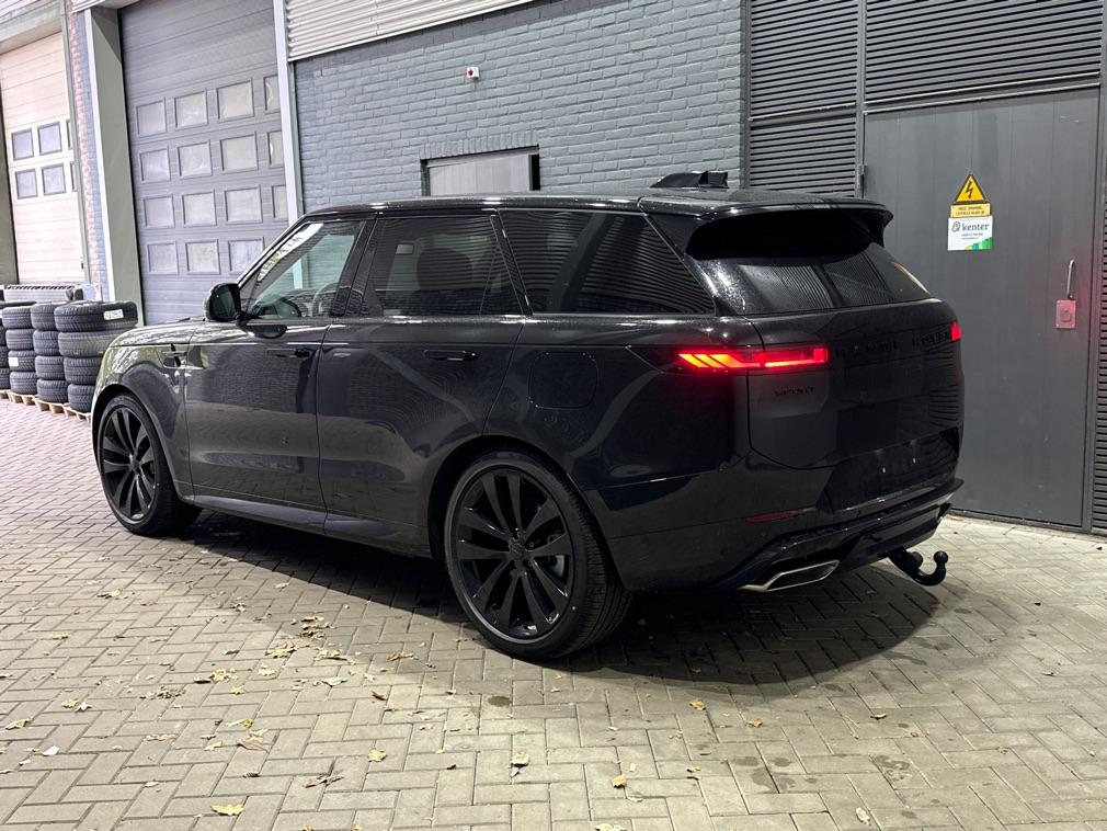 Land Rover Range Rover Sport P460e Dynamic HSE | 23 Inch | Meridian 3D Surround | ClearSight | Koelbox | Trekhaak | Massage+Ventilatie