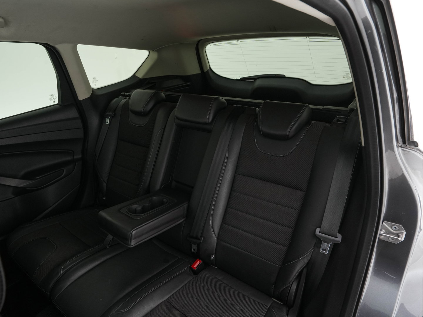 Ford Kuga 1.6 Titanium *LEATHER-FABRIC | XENON | HEATED-COMFORTSEATS | NAVI-FULLMAP | ECC | PDC | CRUISE | PRIVACY-GLASS | TOWBAR | 17''ALU*