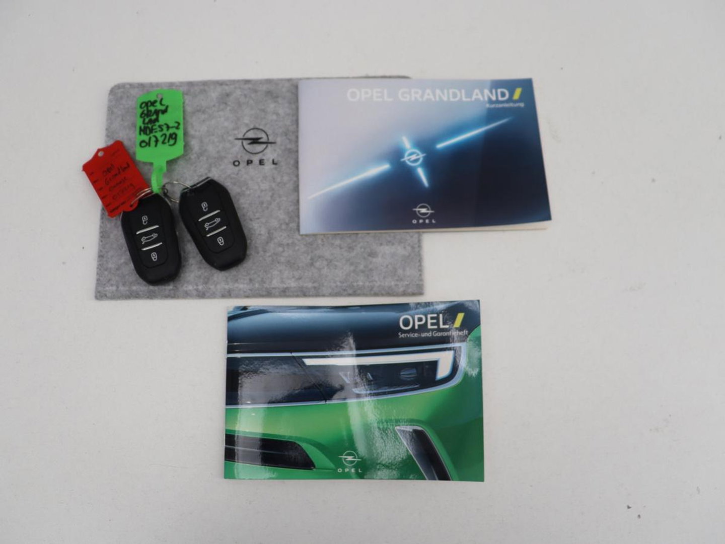 Opel Grandland 1.2 Turbo Hybrid GS | Head-up display | Navigatie | Achteruitrijcamera | Cruise control adaptief | Apple CarPlay