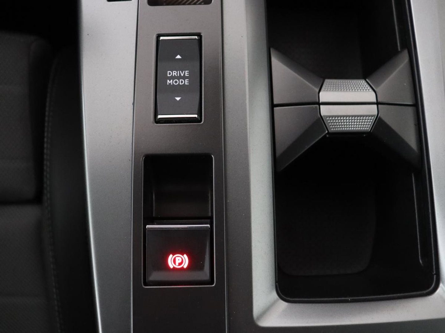 Opel Grandland 1.2 Turbo Hybrid GS | Head-up display | Navigatie | Achteruitrijcamera | Cruise control adaptief | Apple CarPlay