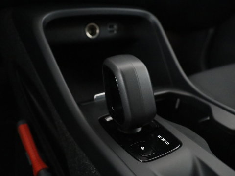 Volvo XC40 1.5 T4 Recharge Inscription Expression | SOh 85,2% | Trekhaak | Achteruitrij camera | Apple Carplay | Elektrische achterklep | Adaptieve cruise control |