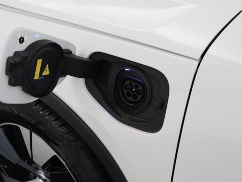 Volvo XC40 1.5 T4 Recharge Inscription Expression | SOh 85,2% | Trekhaak | Achteruitrij camera | Apple Carplay | Elektrische achterklep | Adaptieve cruise control |