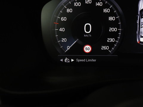 Volvo XC40 1.5 T4 Recharge Inscription Expression | SOh 85,2% | Trekhaak | Achteruitrij camera | Apple Carplay | Elektrische achterklep | Adaptieve cruise control |