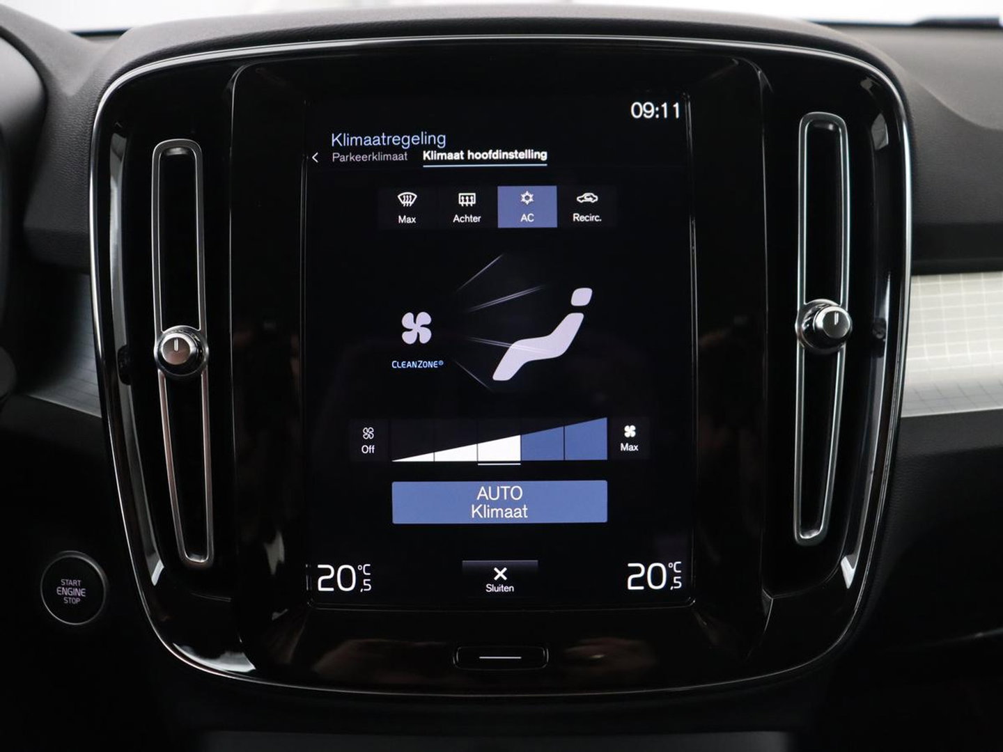 Volvo XC40 1.5 T4 Recharge Inscription Expression | SOh 85,2% | Trekhaak | Achteruitrij camera | Apple Carplay | Elektrische achterklep | Adaptieve cruise control |