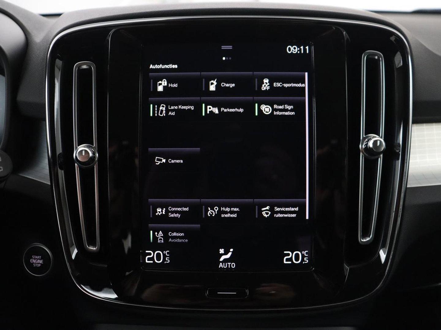 Volvo XC40 1.5 T4 Recharge Inscription Expression | SOh 85,2% | Trekhaak | Achteruitrij camera | Apple Carplay | Elektrische achterklep | Adaptieve cruise control |