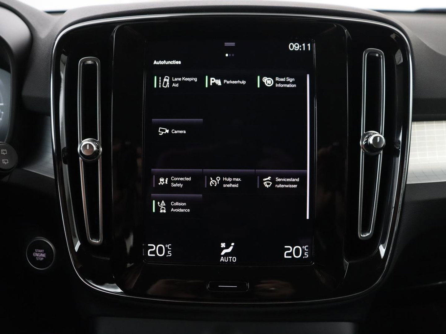 Volvo XC40 1.5 T4 Recharge Inscription Expression | SOh 85,2% | Trekhaak | Achteruitrij camera | Apple Carplay | Elektrische achterklep | Adaptieve cruise control |