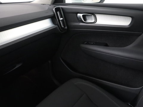 Volvo XC40 1.5 T4 Recharge Inscription Expression | SOh 85,2% | Trekhaak | Achteruitrij camera | Apple Carplay | Elektrische achterklep | Adaptieve cruise control |