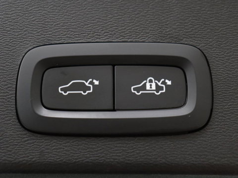 Volvo XC40 1.5 T4 Recharge Inscription Expression | SOh 85,2% | Trekhaak | Achteruitrij camera | Apple Carplay | Elektrische achterklep | Adaptieve cruise control |